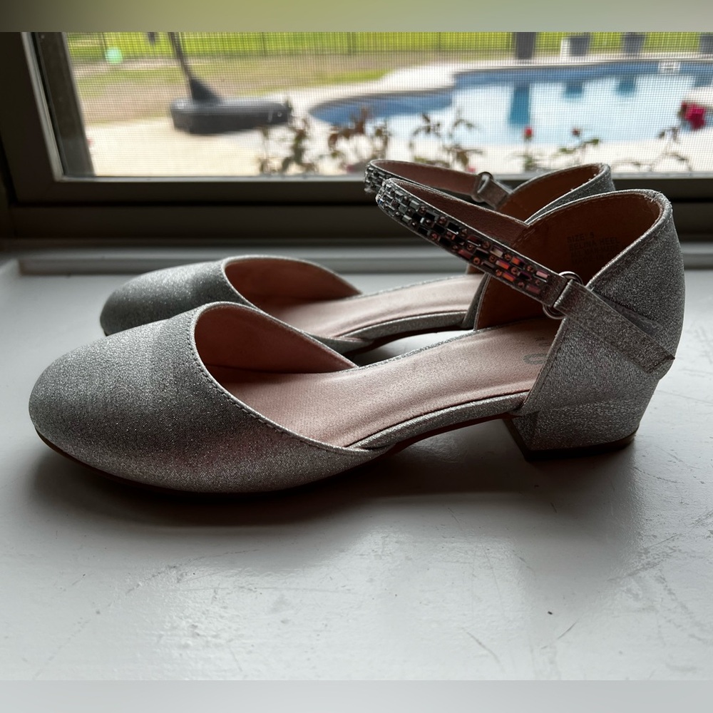 Olive & Edie “Selina” Silver Glitter Dress Shoe